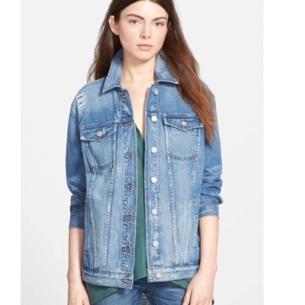 Madewell distressed oversized denim jacket!!